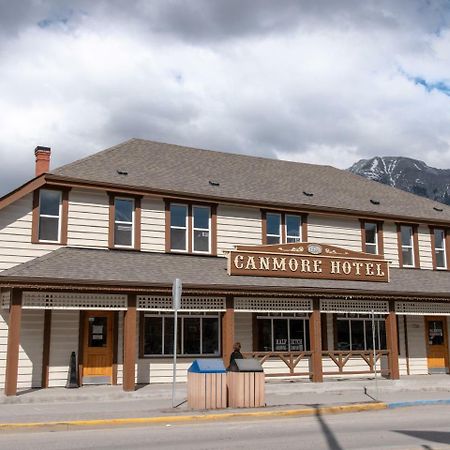 Party Hostel - The Canmore Hotel Hostel Extérieur photo