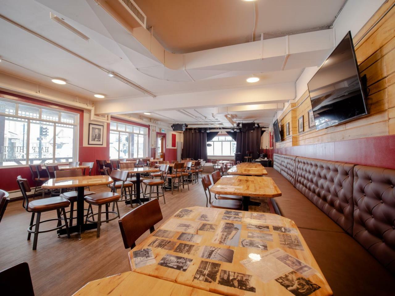 Party Hostel - The Canmore Hotel Hostel Extérieur photo